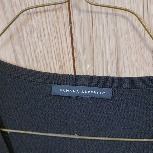 Banana Republic Black V-Neck Lace Up Detail Sleeve Knit Top - Picture 8 of 9